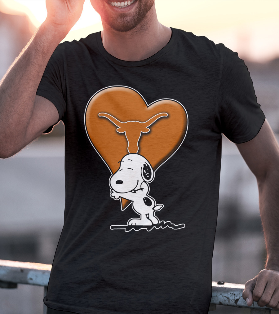Snoopy Love Texas Longhorns Heart Snoopy Hug T-Shirt