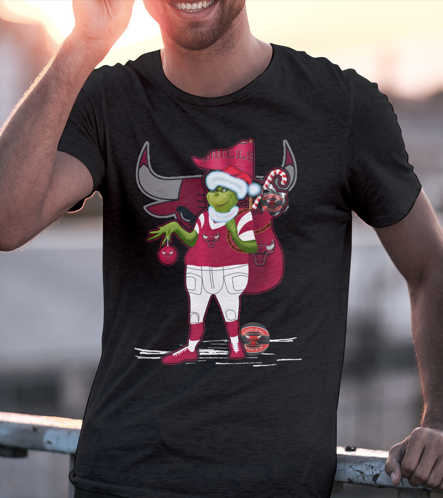Grinchxmas Chicago Bulls Holiday Character With Santa Hat And Candy Cane T-Shirt