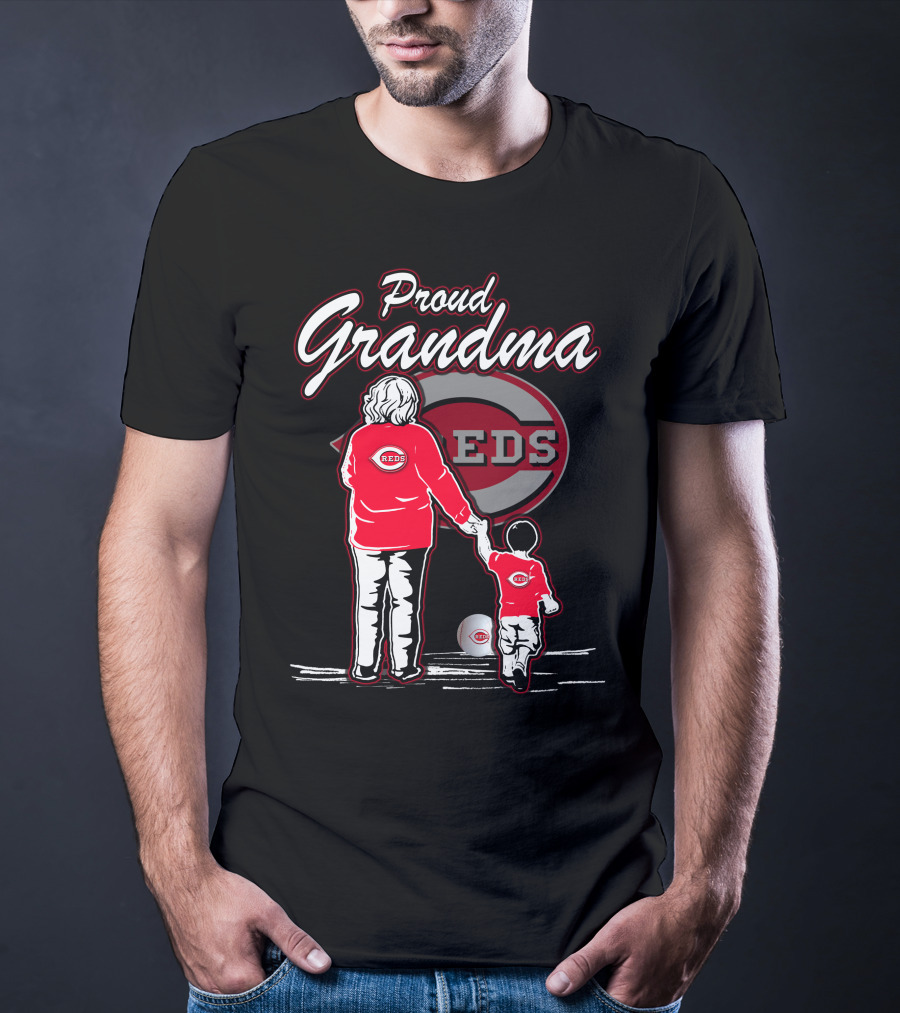 Proud Grandma Cincinnati Reds Family Baseball Fans T-Shirt