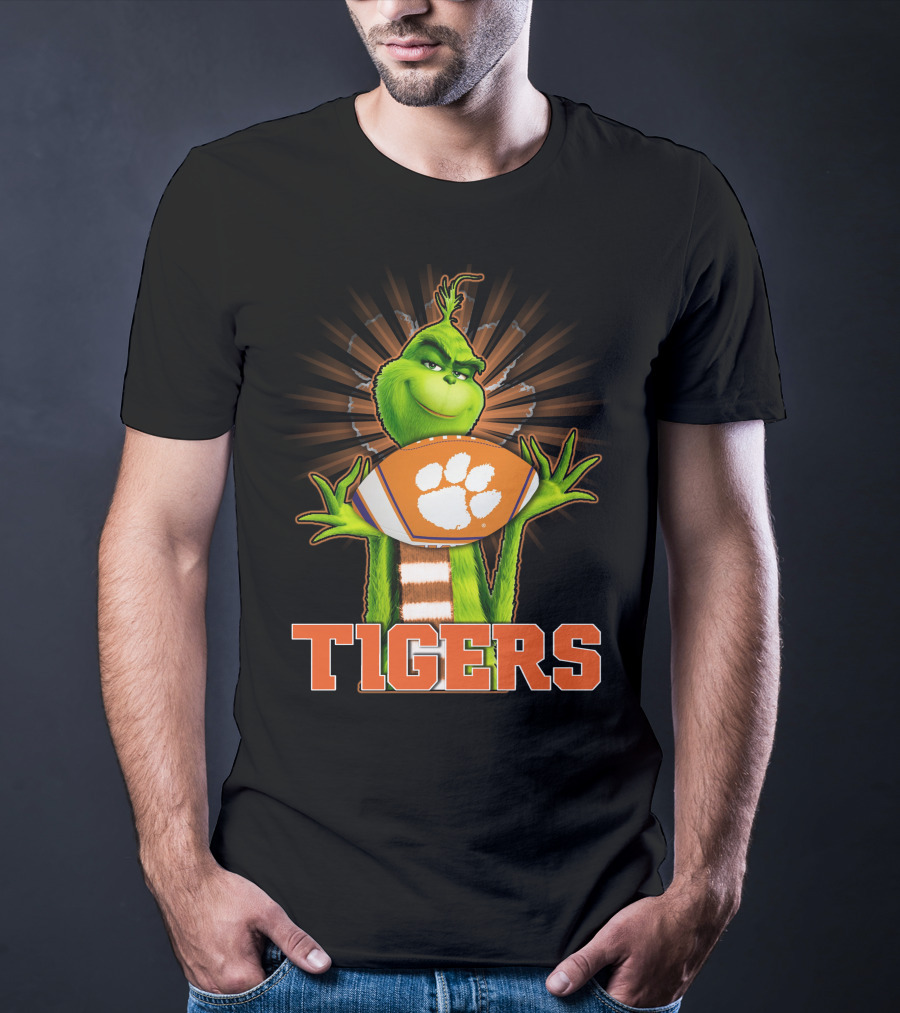 Grinch Holding Clemson Tigers Football T-Shirt