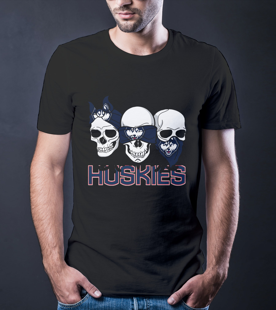 3 Skull Huskies Connecticut T-Shirt