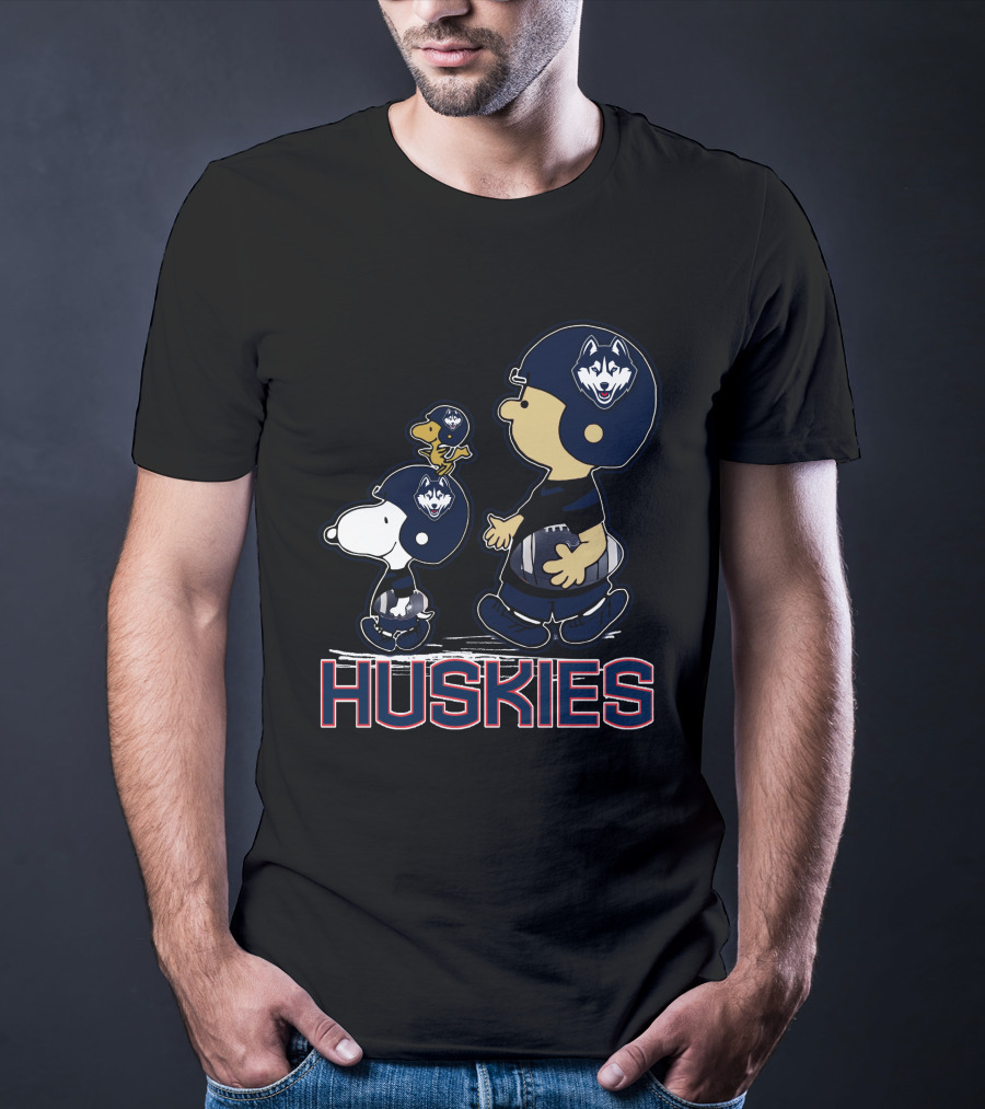 Snpfootball Connecticut Huskies Peanuts Characters In Football Helmets T-Shirt