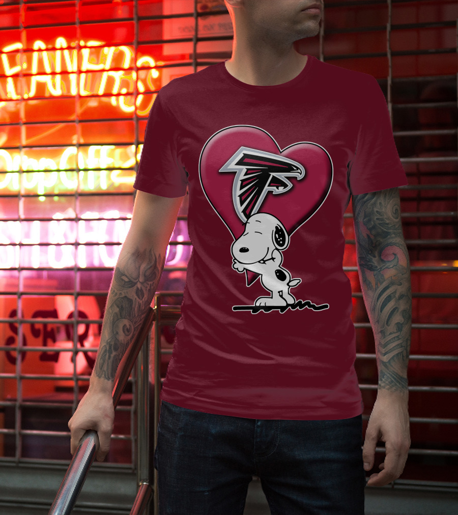 Snoopy Hugging Atlanta Falcons Heart T-Shirt