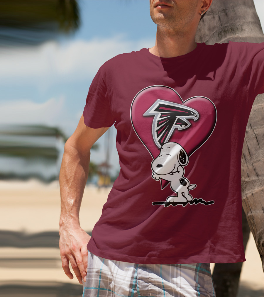 Snoopy Hugging Atlanta Falcons Heart T-Shirt