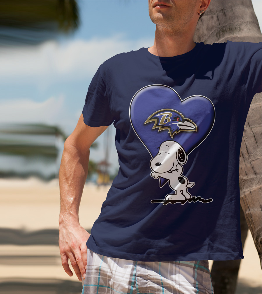 Snp V1 Baltimore Ravens Heart And Snoopy Hug T-Shirt