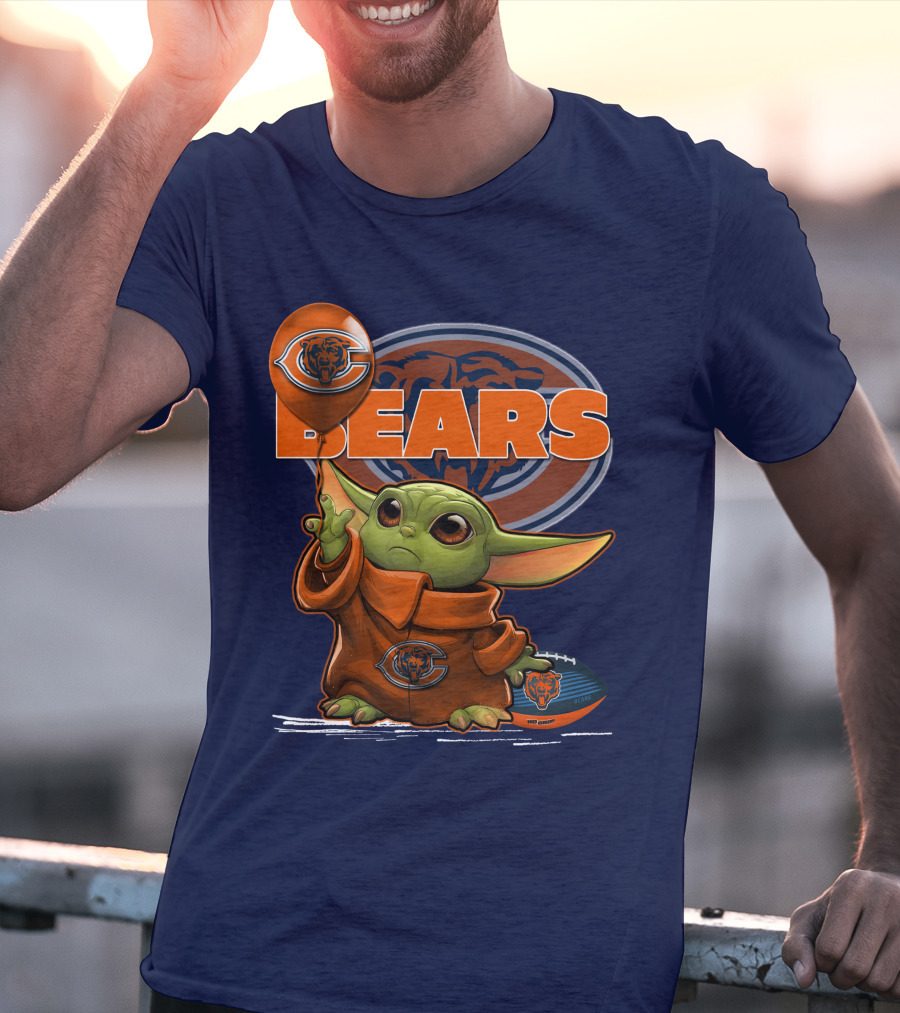 Yoda Chicago Bears Balloon And Football T-Shirt