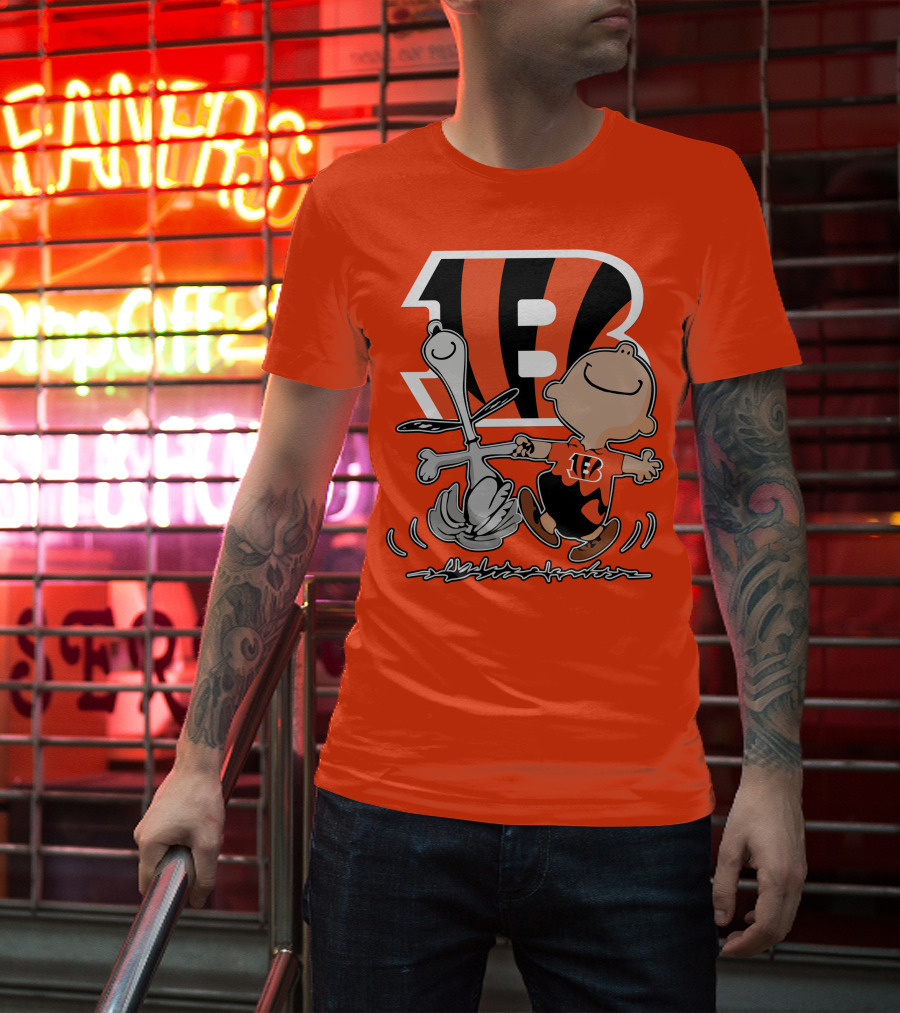Cincinnati Bengals Peanuts Collaboration With Snoopy And Charlie Brown Dancing T-Shirt