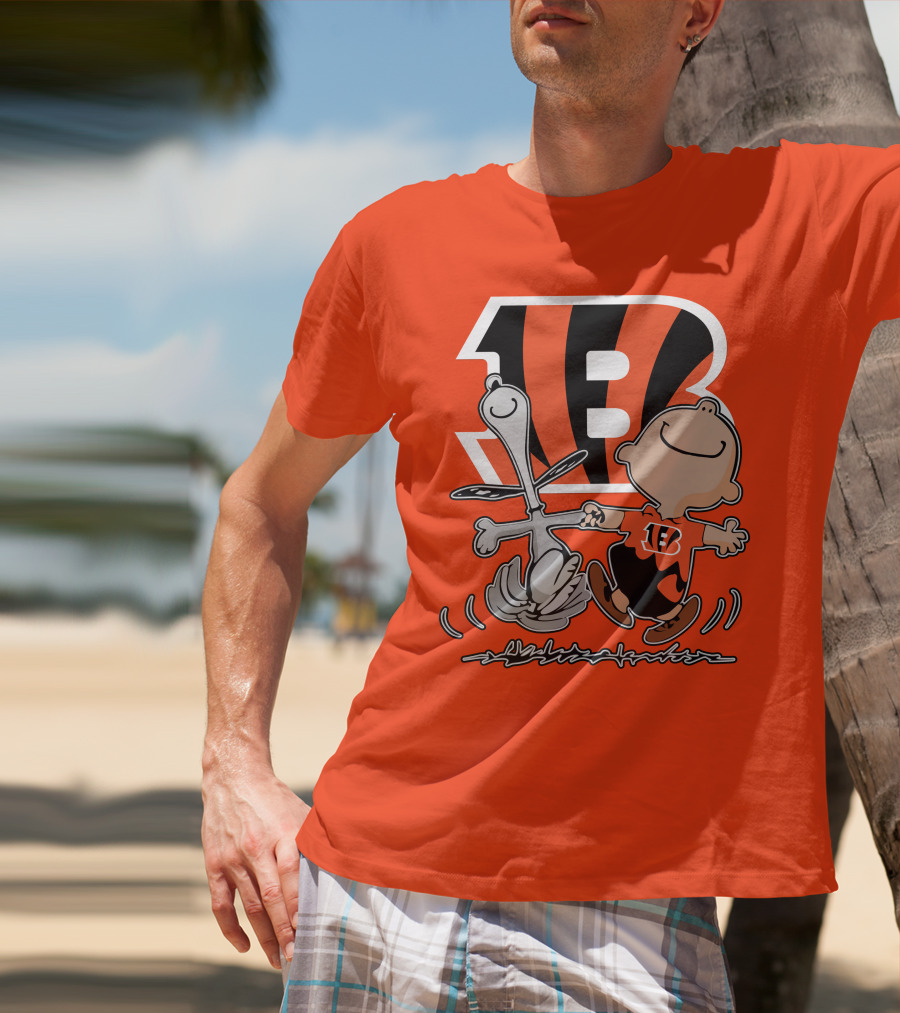 Cincinnati Bengals Peanuts Collaboration With Snoopy And Charlie Brown Dancing T-Shirt