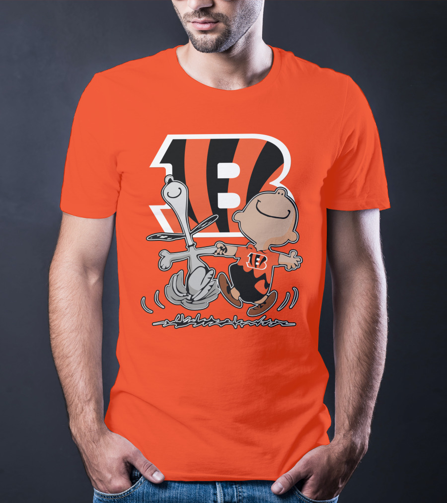 Cincinnati Bengals Peanuts Collaboration With Snoopy And Charlie Brown Dancing T-Shirt