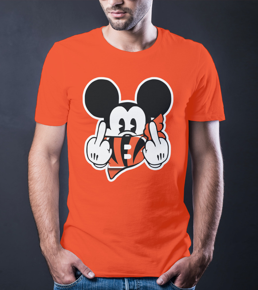 Cincinnati Bengals 29 Mickey Mouse Football Fan Gesture T-Shirt