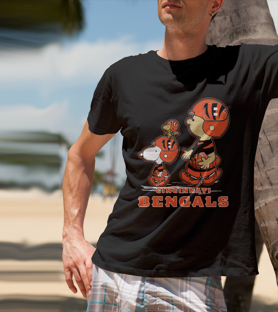 CINCINNATI BENGALS PEANUTS FOOTBALL CHARACTERS T-Shirt