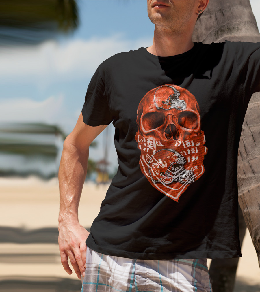 Skull Cleveland Browns Helmet Bandana T-Shirt