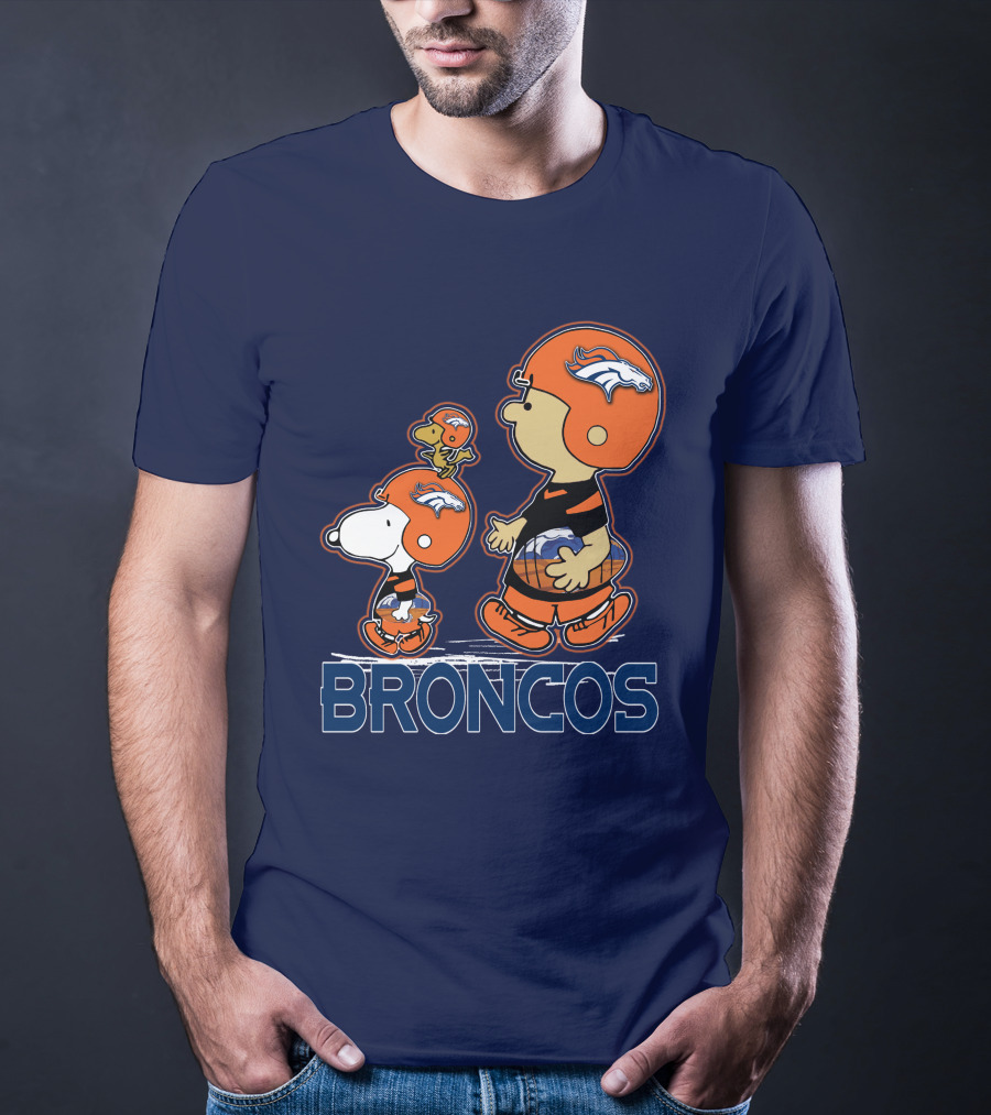 Snpfootball Denver Broncos Peanuts Characters Helmet T-Shirt