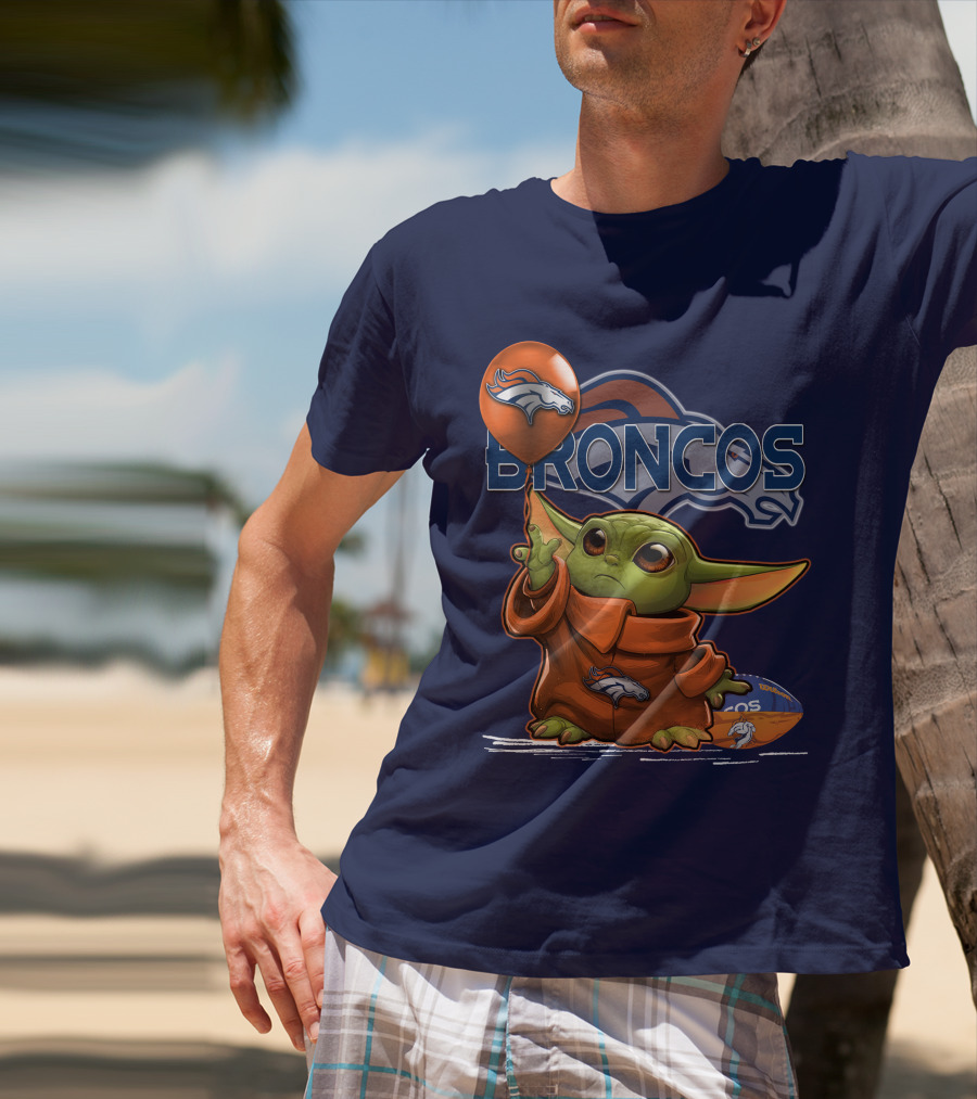 Yoda V1 Denver Broncos Alien Holding Balloon And Football T-Shirt