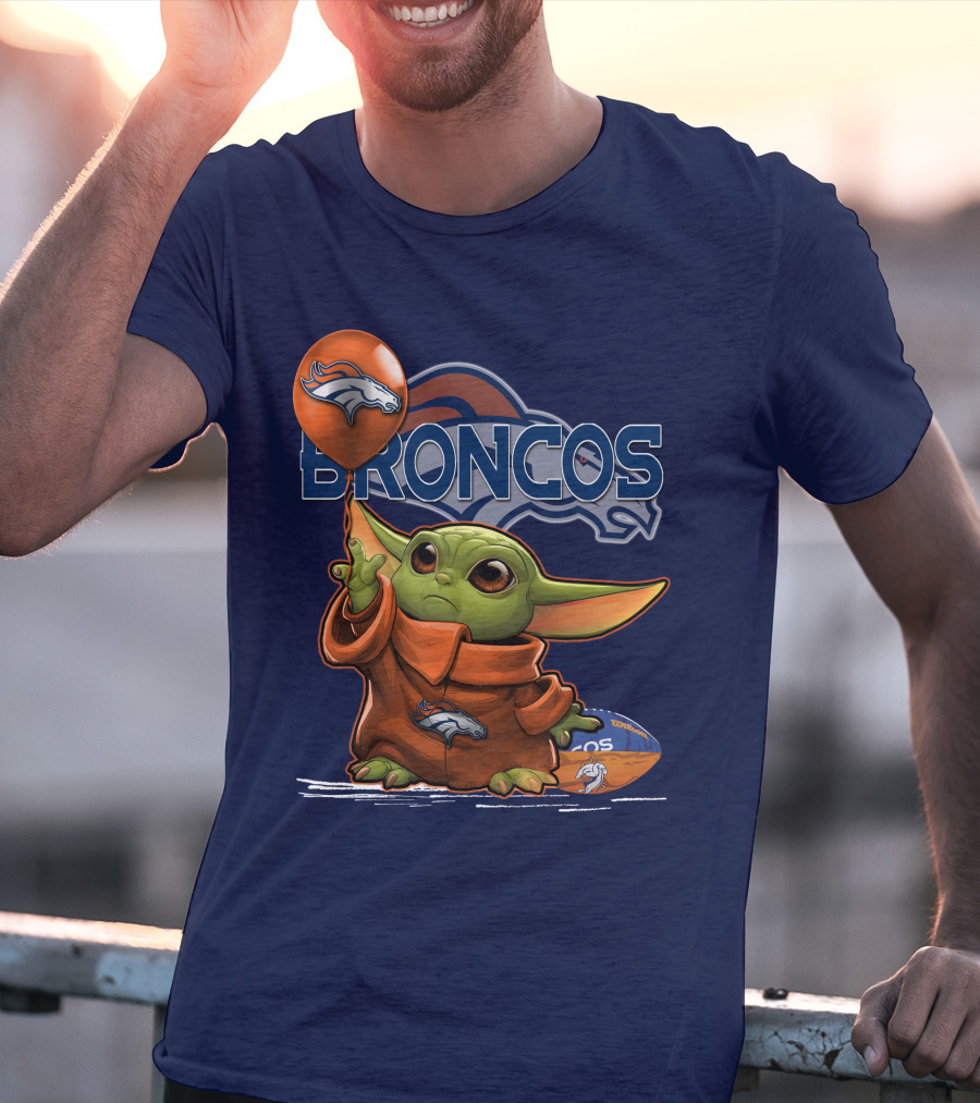 Yoda V1 Denver Broncos Alien Holding Balloon And Football T-Shirt