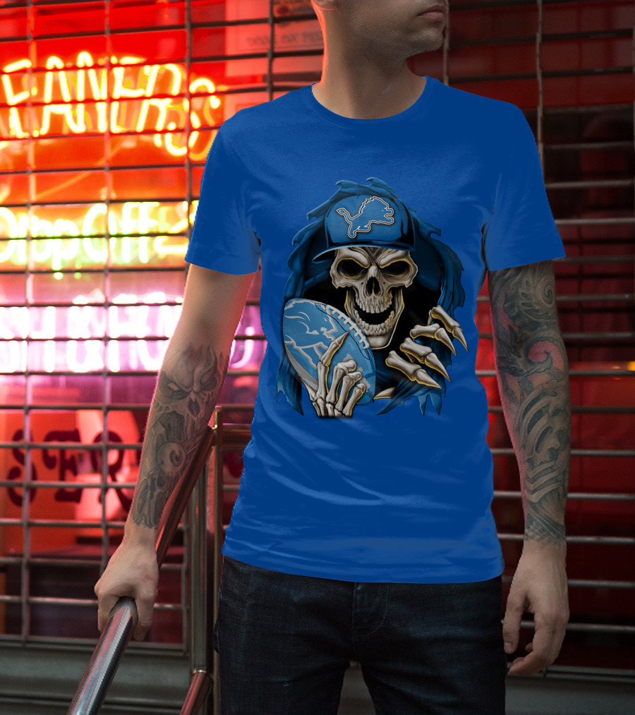Skullbong Detroit Lions Skeleton Holding Football In Detroit Lions Cap T-Shirt
