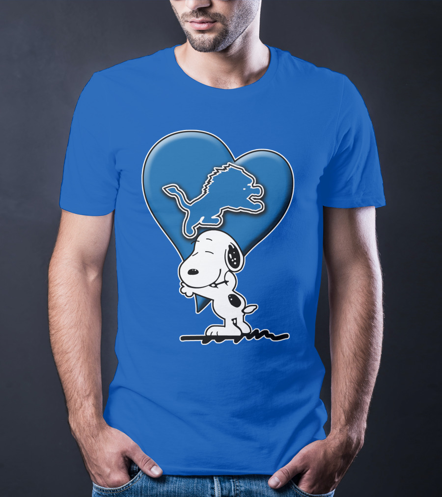 Snp DETROIT LIONS Blue Heart Snoopy Hugging Lion T-Shirt