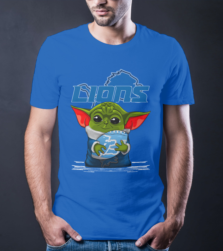 Yoda Holding Football DETROIT LIONS T-Shirt
