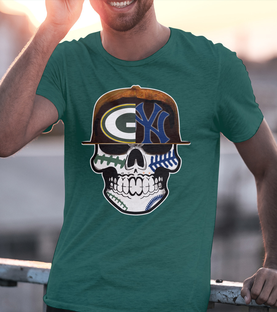 Green Bay Packers New York Yankees Split Skull Cap T-Shirt