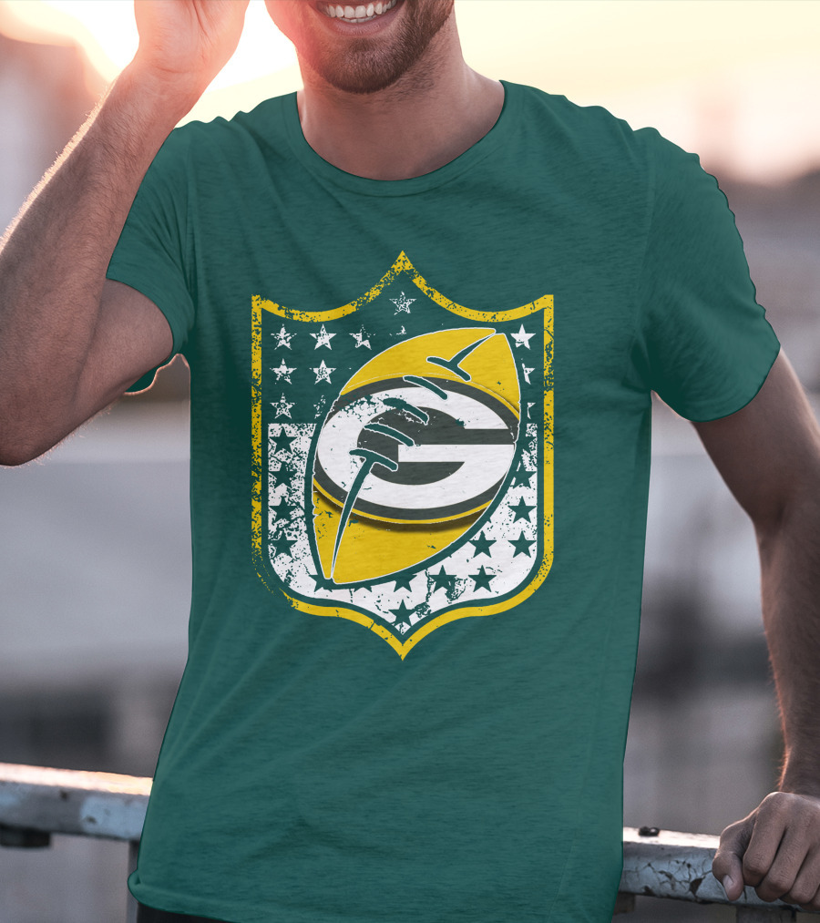 Green Bay Packers 33 Vintage Shield Football T-Shirt