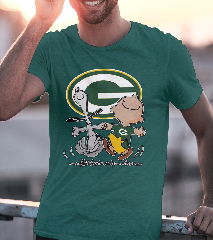 Green Bay Packers Snoopy Charlie Brown Fan Celebration T-Shirt