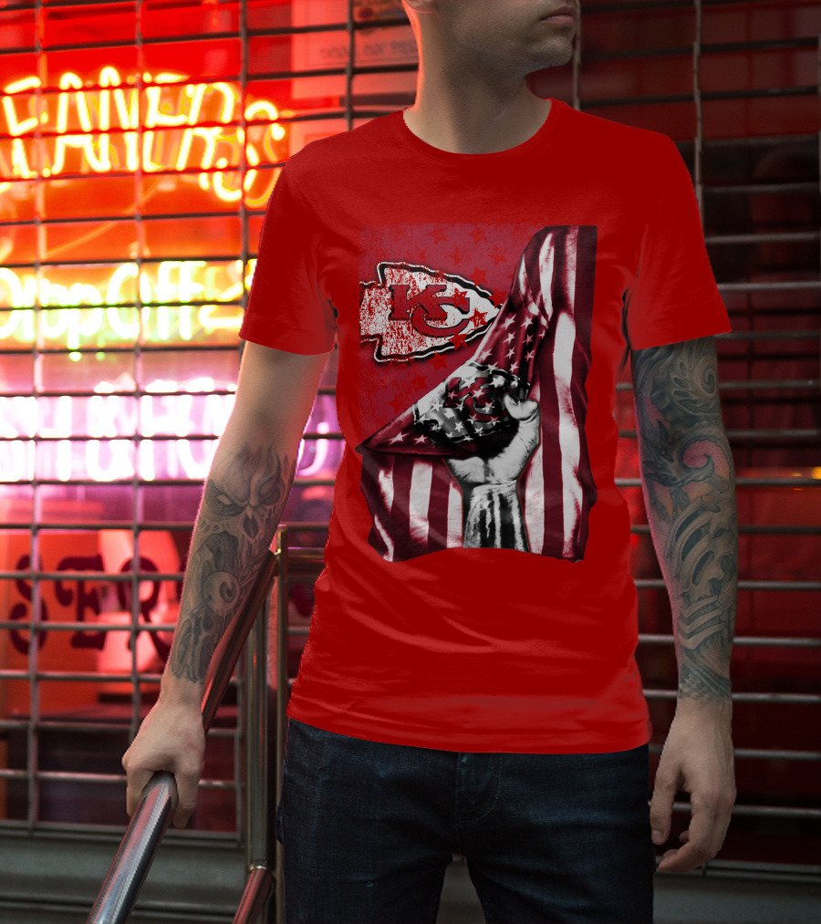 Kansas City Chiefs Arrowhead With American Flag Motif T-Shirt