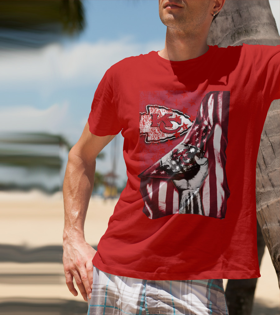 Kansas City Chiefs Arrowhead With American Flag Motif T-Shirt
