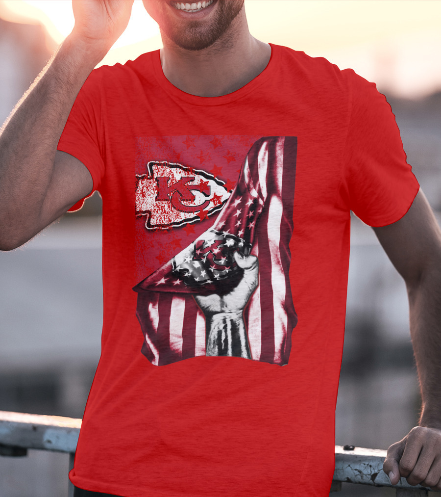 Kansas City Chiefs Arrowhead With American Flag Motif T-Shirt
