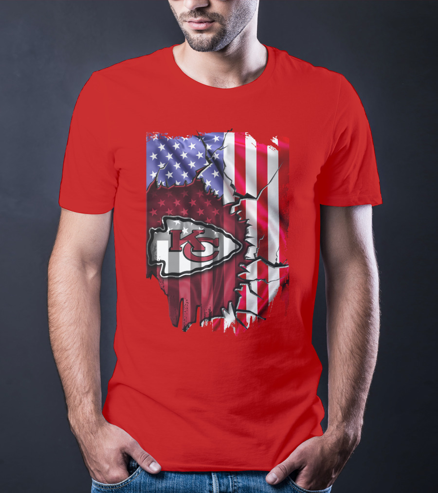 Kansas City Chiefs Logo With American Flag Background T-Shirt