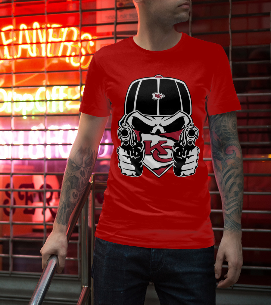 Kansas City Chiefs Bold Skull Logo Showdown T-Shirt