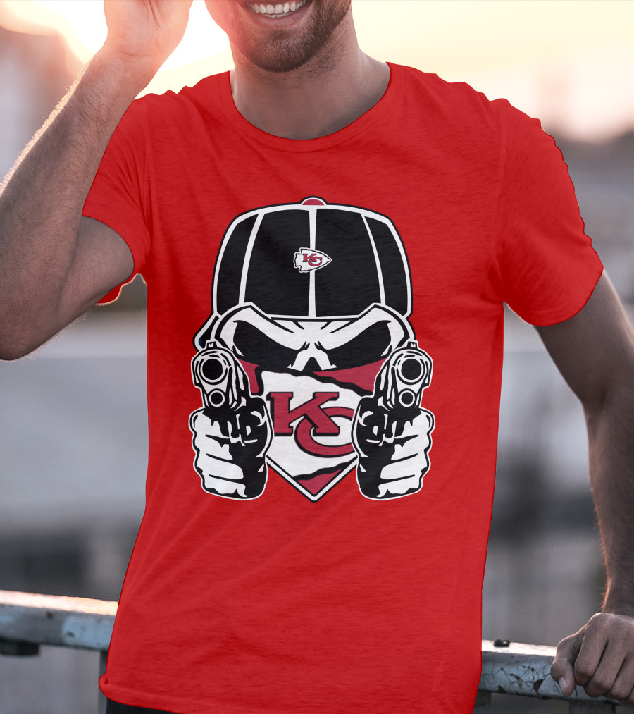 Kansas City Chiefs Bold Skull Logo Showdown T-Shirt