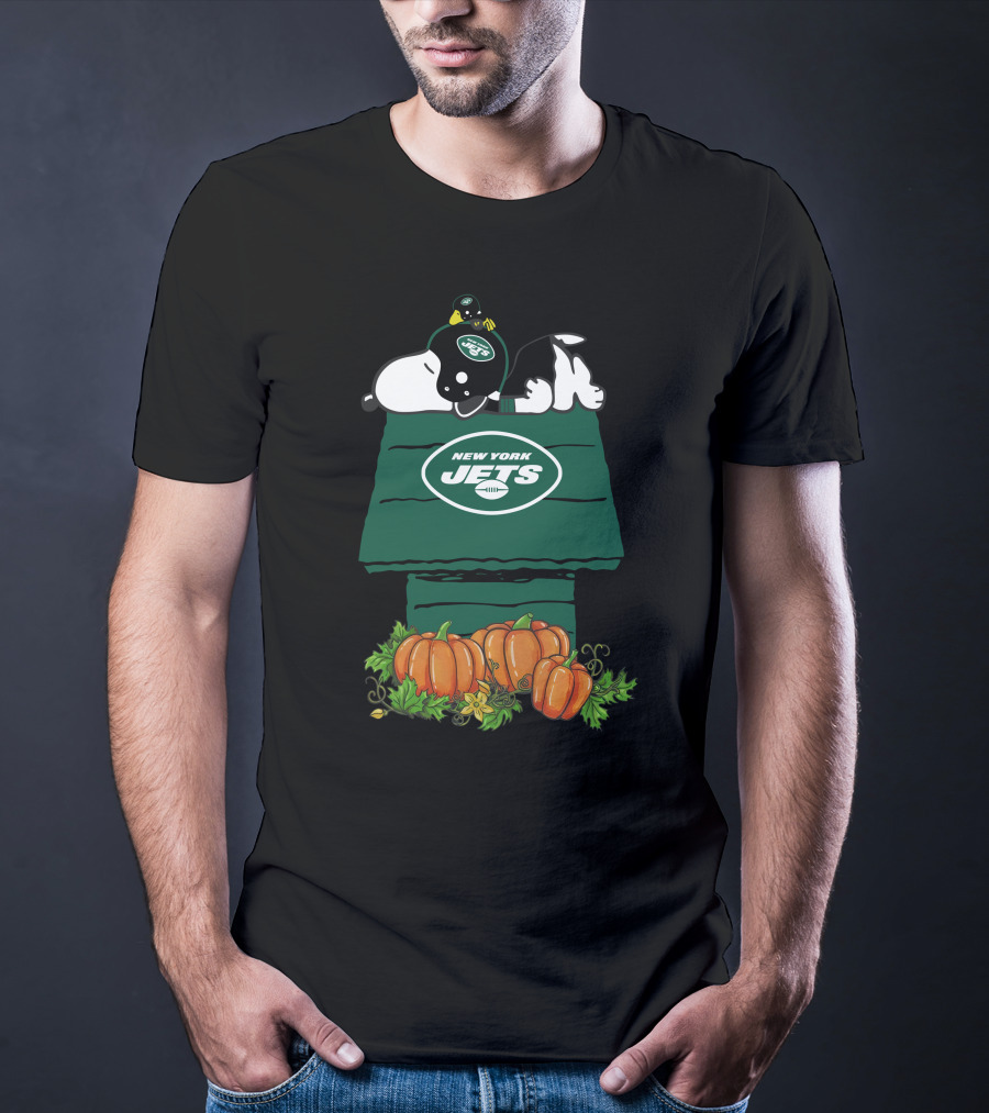 New York Jets Snoopy Resting On Pumpkin Doghouse T-Shirt