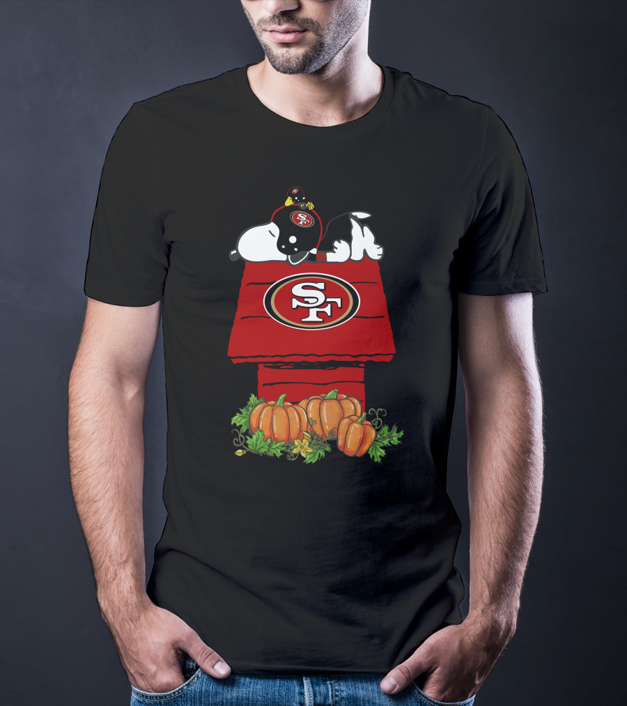 San Francisco 49ers Snoopy Halloween Pumpkins Football Helmet T-Shirt