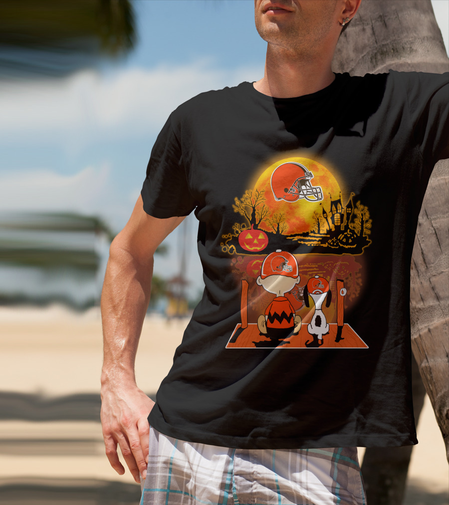 Cleveland Browns Halloween Snoopy Charlie Brown Pumpkin Moon Scene T-Shirt