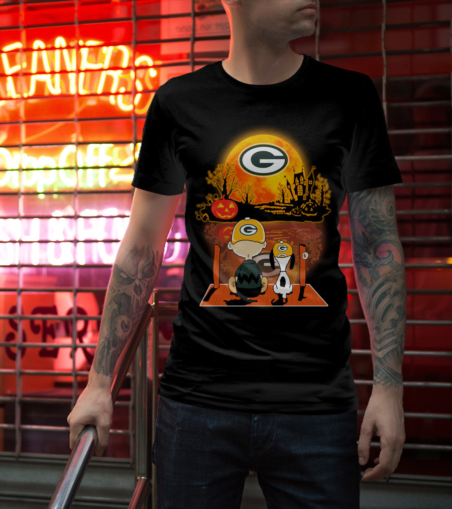 Green Bay Packers Snoopy Charlie Brown Halloween Moon Pumpkin T-Shirt