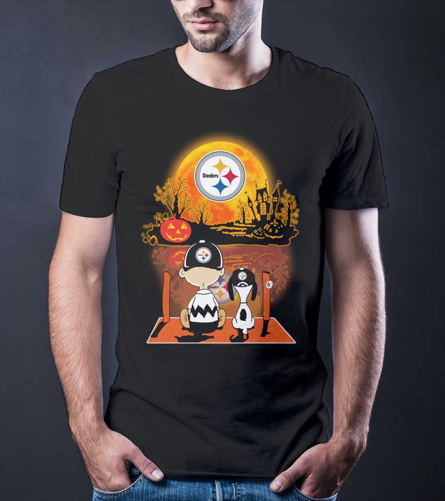 Pittsburgh Steelers Snoopy Charlie Brown Halloween Pumpkin Moon House T-Shirt