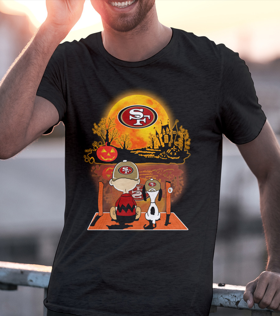 San Francisco 49ers Snoopy Charlie Brown Pumpkin Halloween Moon Scene T-Shirt