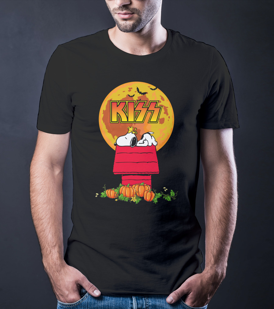 KISS Snoopy Halloween Pumpkin Moon Scene T-Shirt