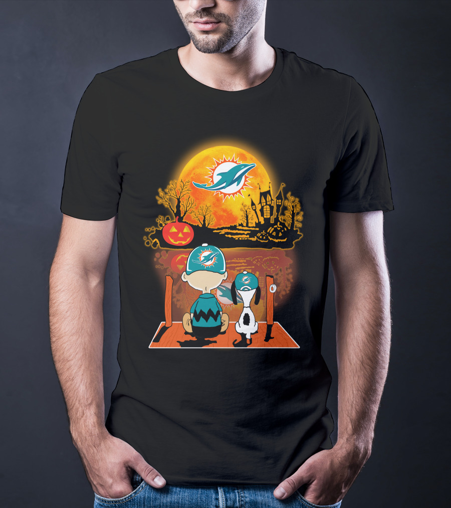 Miami Dolphins Snoopy And Charlie Brown Halloween Pumpkin Moon T-Shirt