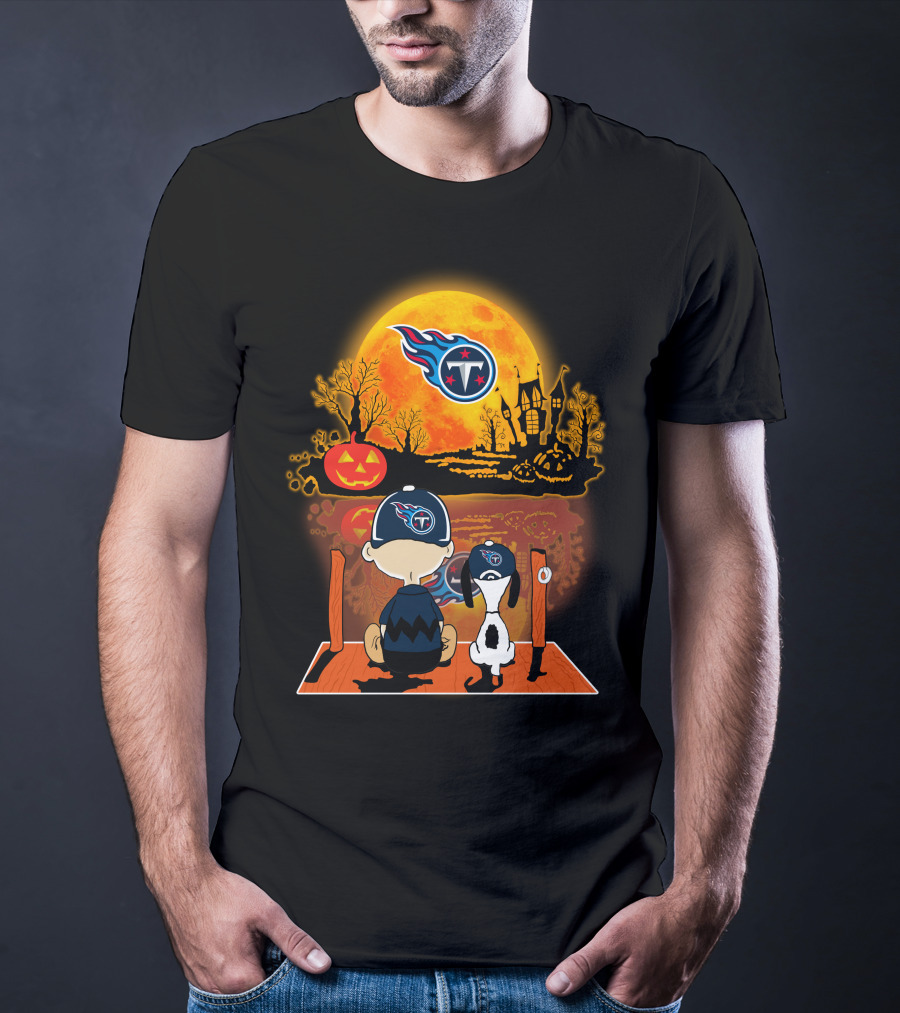 Tennessee Titans Snoopy And Charlie Brown Halloween Pumpkin Moon T-Shirt