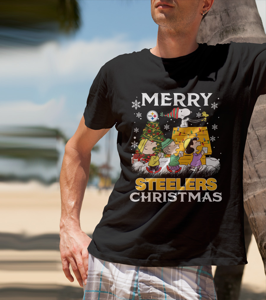 Merry Christmas Steelers Snoopy Peanuts Characters Weihnachten T-Shirt