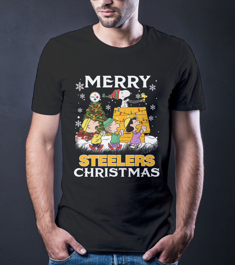 Merry Christmas Steelers Snoopy Peanuts Characters Weihnachten T-Shirt