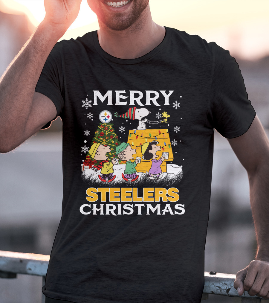 Merry Christmas Steelers Snoopy Peanuts Characters Weihnachten T-Shirt