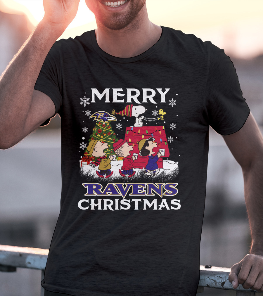 Baltimore Ravens Snoopy Merry Christmas Peanuts Lucy Linus Woodstock T-Shirt