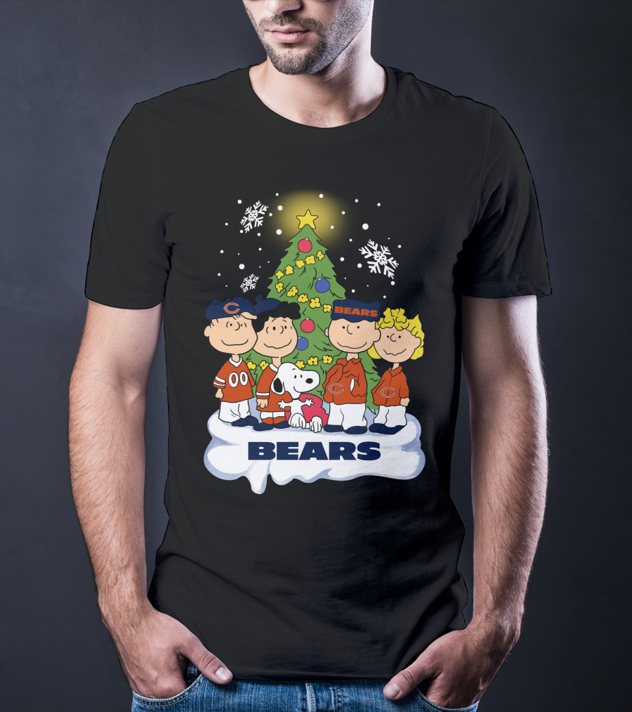 Peanuts Christmas Chicago Bears Snoopy Winter Scene T-Shirt