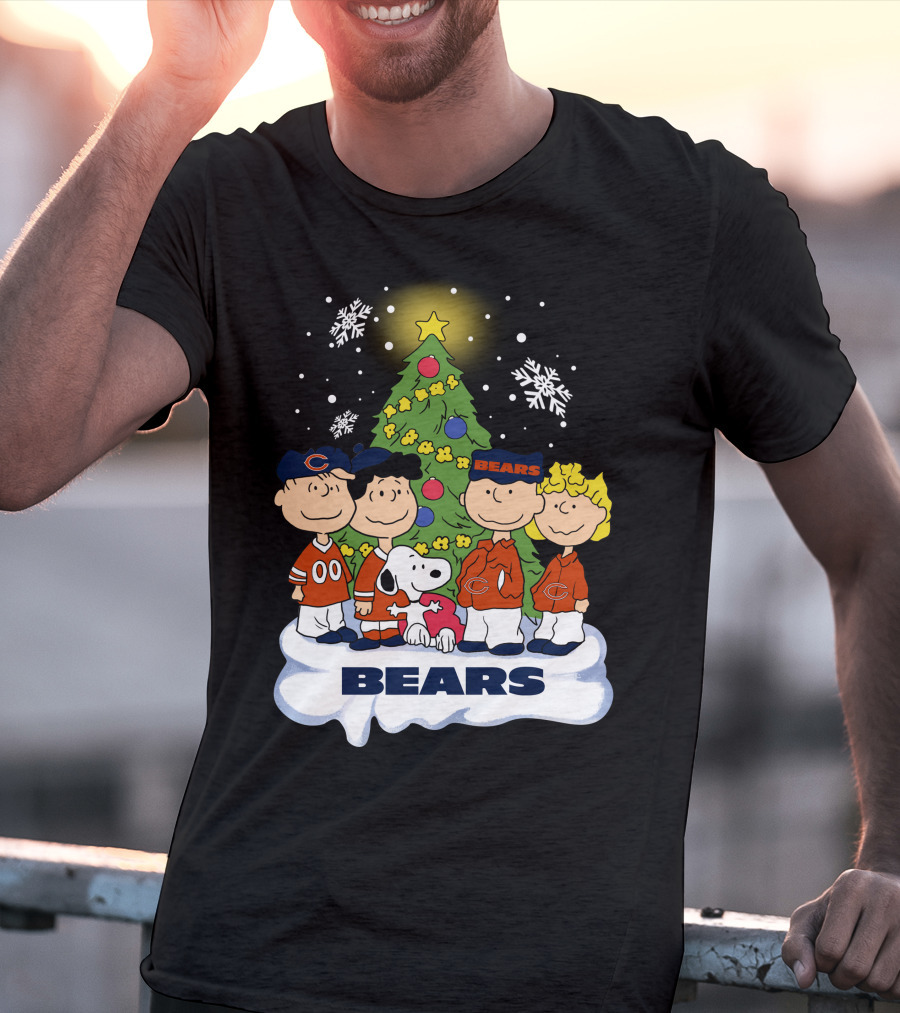 Peanuts Christmas Chicago Bears Snoopy Winter Scene T-Shirt