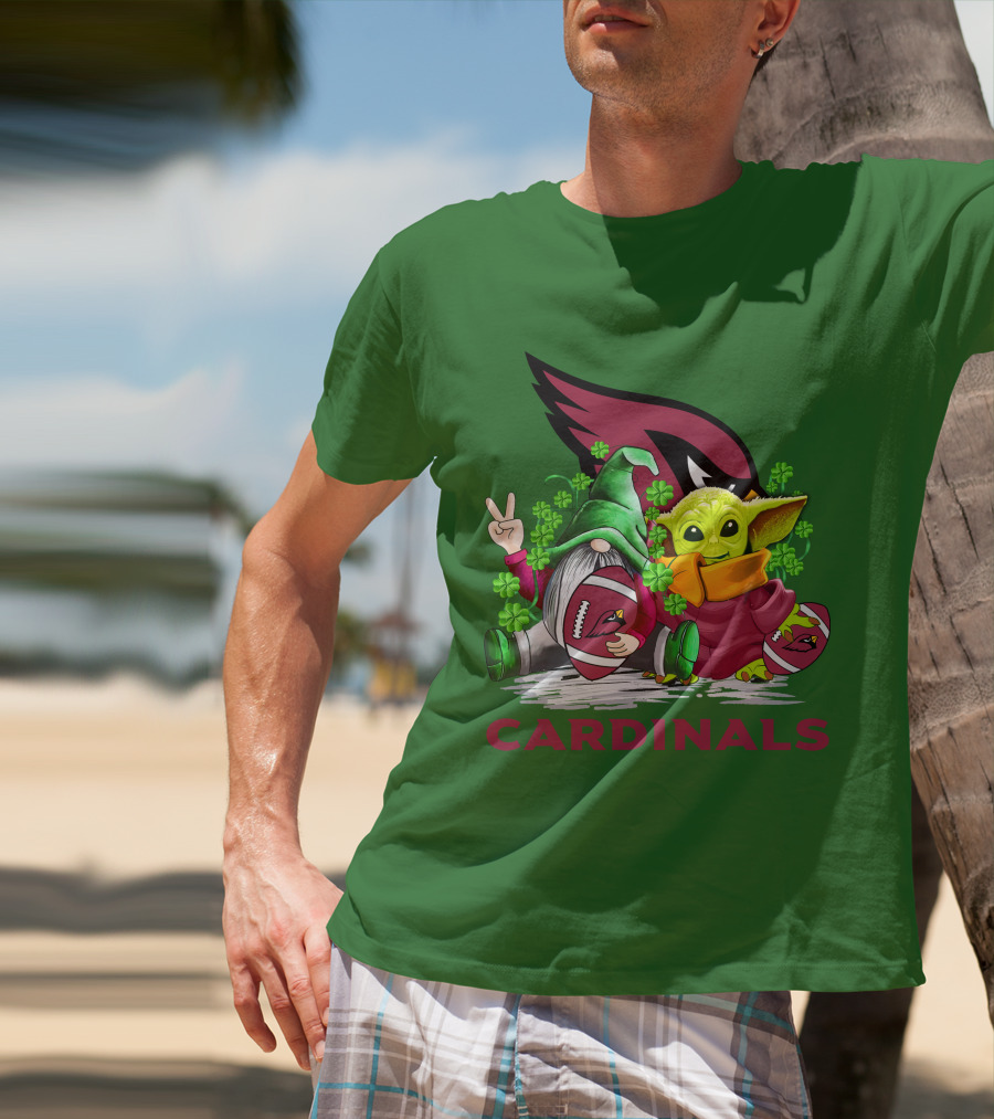 Arizona Cardinals Football Patrick's Day Gnome And Baby Alien With Shamrocks T-Shirt