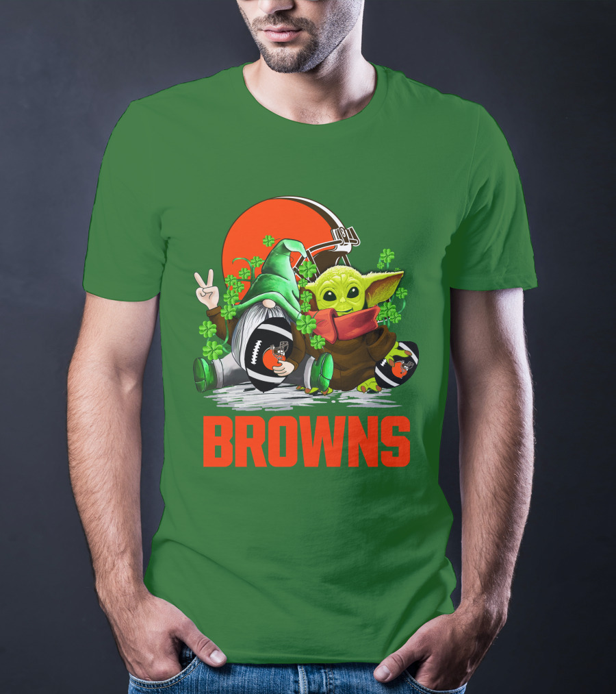 Cleveland Browns Football St. Patrick's Day Gnome And Baby Yoda T-Shirt