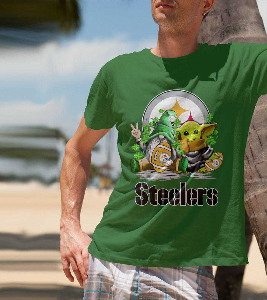 Steelers St. Patrick's Day Football Gnome And Baby Yoda With Shamrocks T-Shirt
