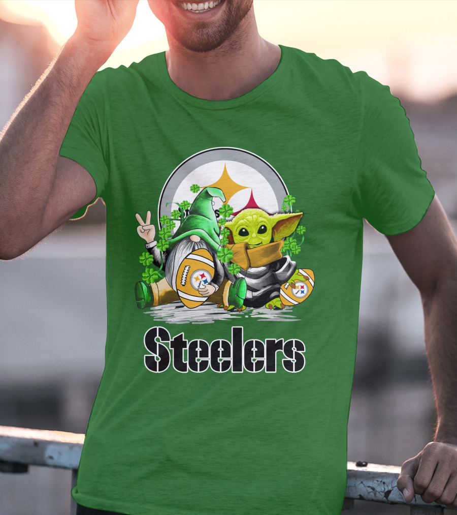 Steelers St. Patrick's Day Football Gnome And Baby Yoda With Shamrocks T-Shirt